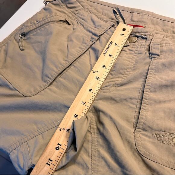 The North Face Women’s Tan Nylon Utility Pants size 8 - Picture 3 of 11